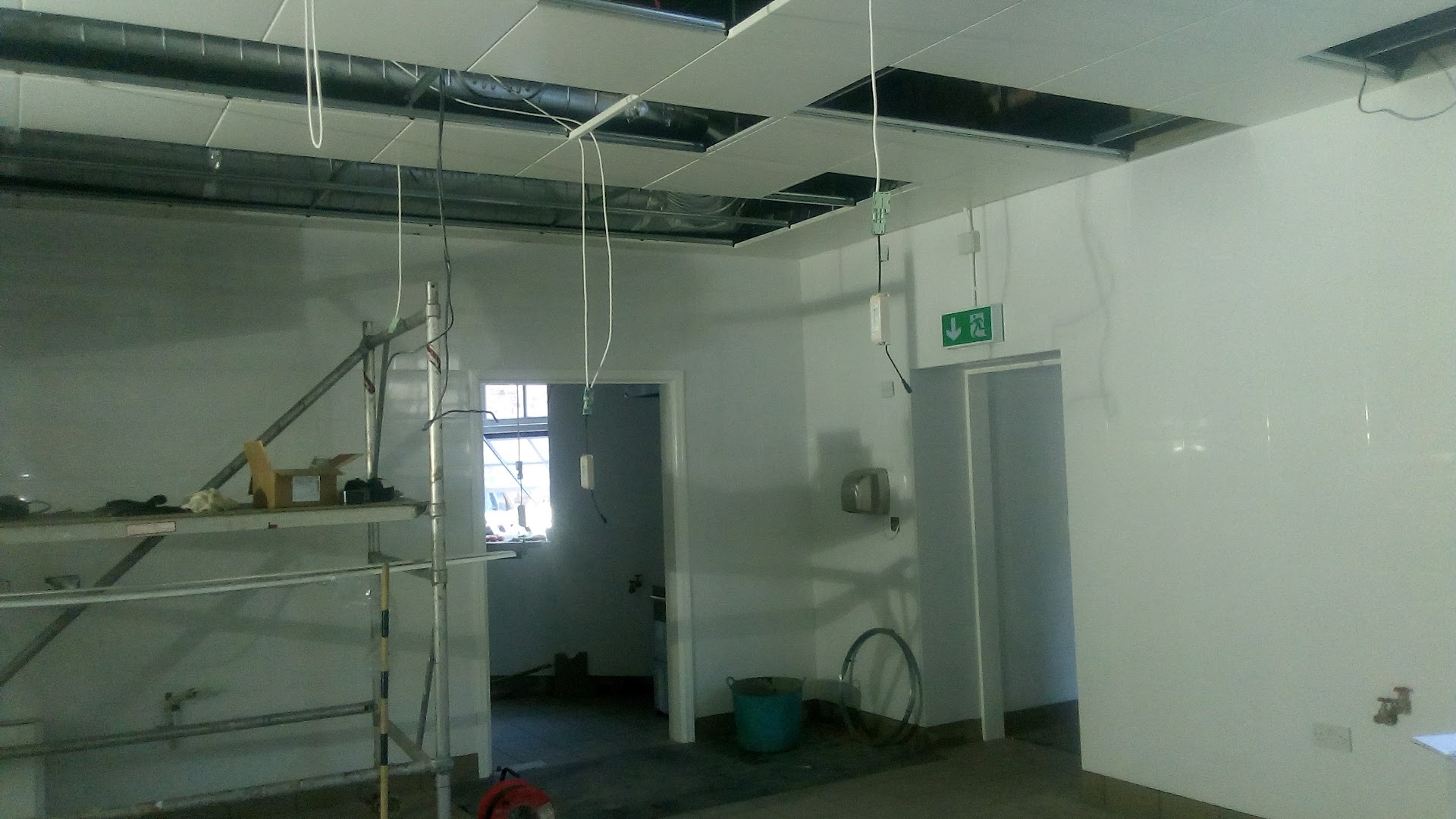 Leyland Electrician Darren Eckton — Photos 13